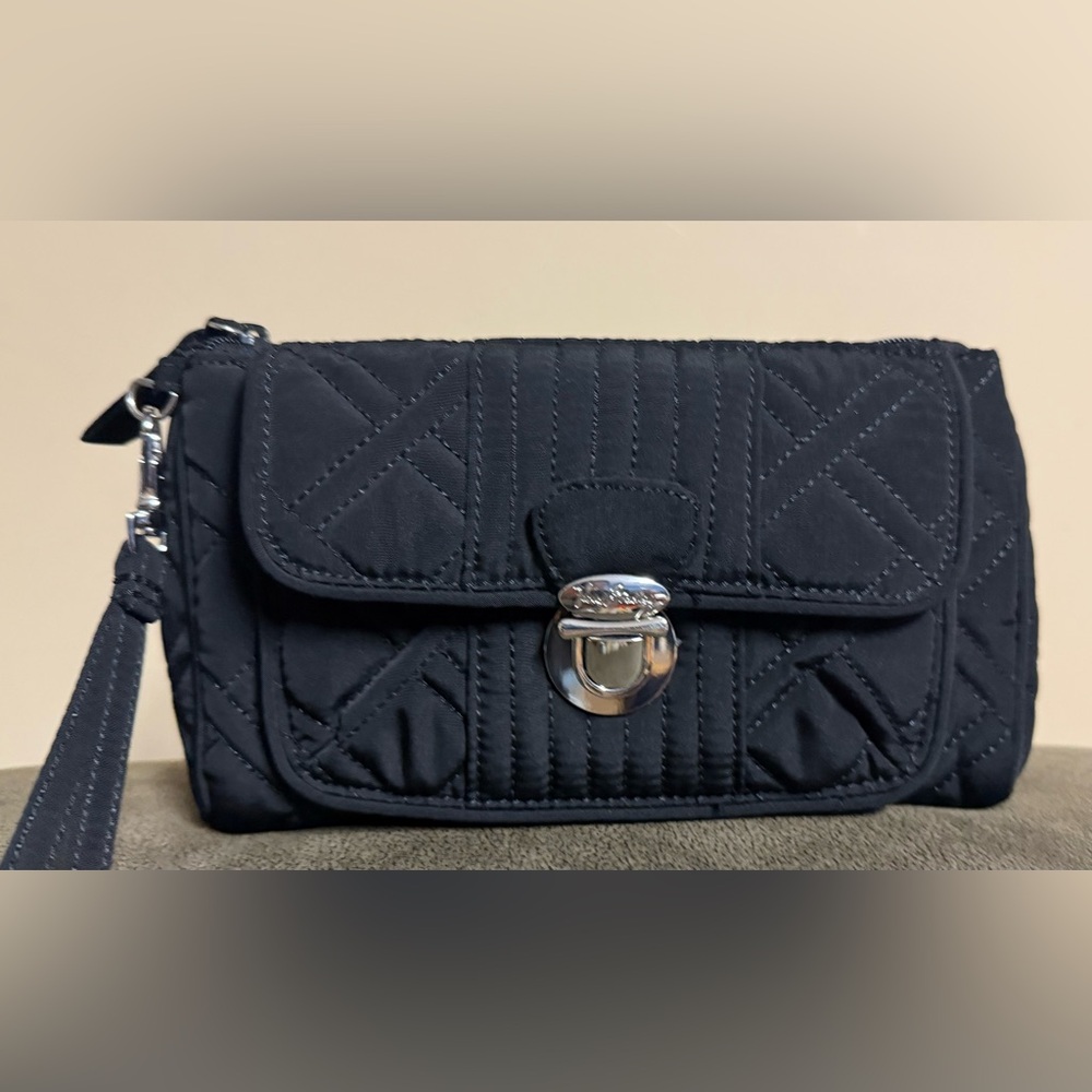 NWOT Vera Bradley Black Quilted Wristlet Clutch